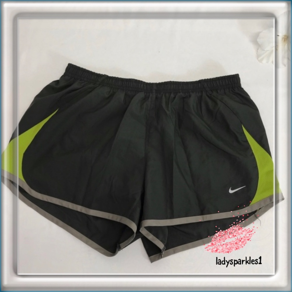 Nike | Athletic Shorts size Medium